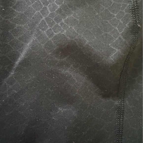 Black Old Navy Leggings with pockets - Picture 2 of 4